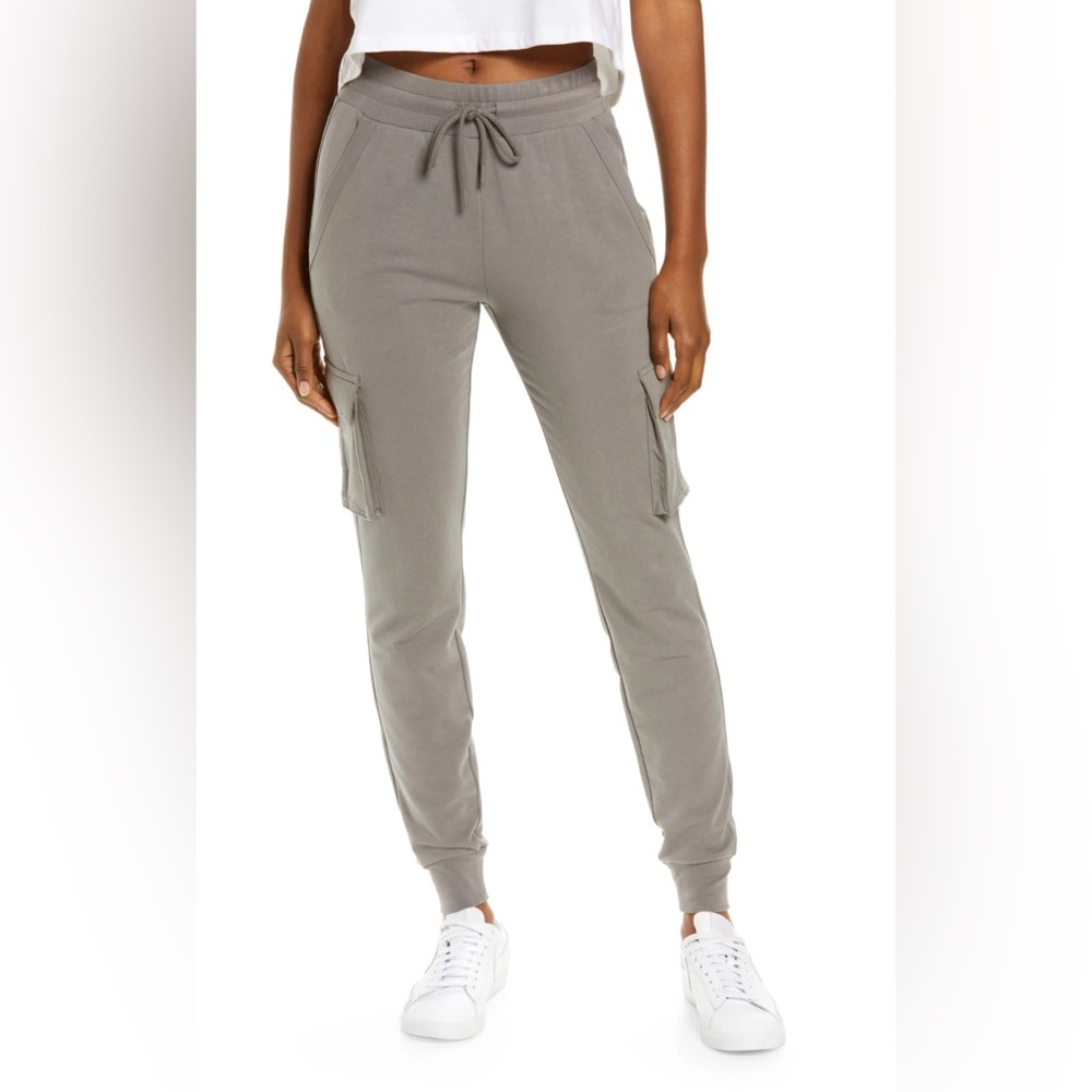 ALO YOGA Unwind Cargo Sweatpants size S